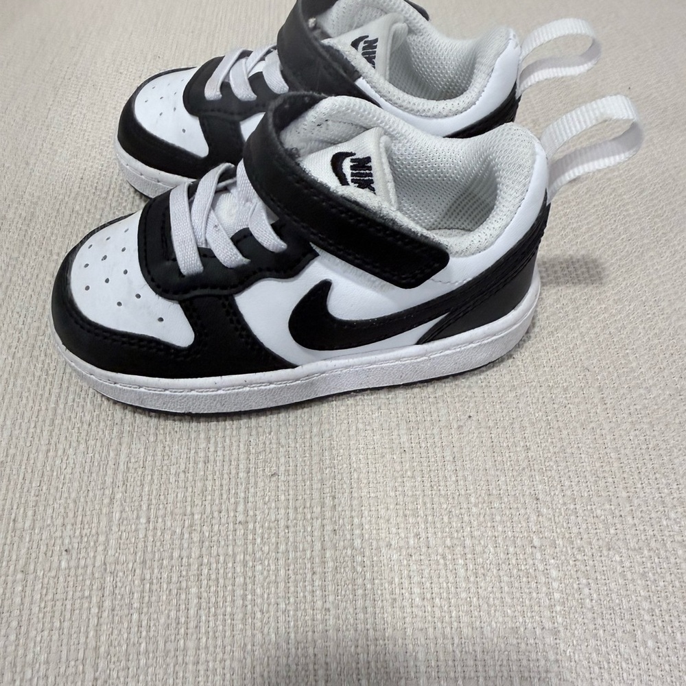 Nike Kids Black and White Sneakers